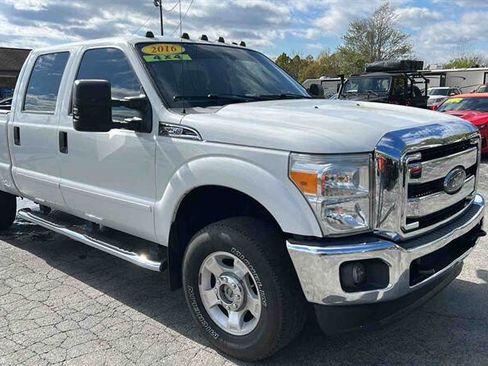 Used 2016 Ford F250 XLT w/ XLT Value Package image 2