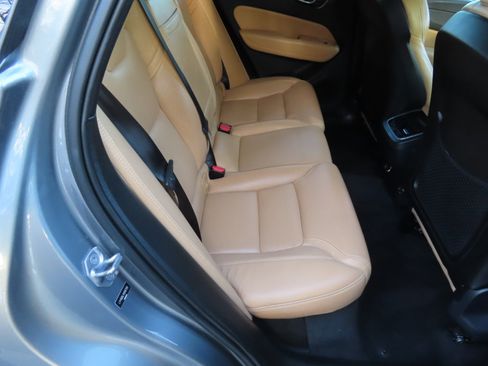 Used 2019 Volvo XC60 T5 Inscription w/ Protection Package Premier image 14