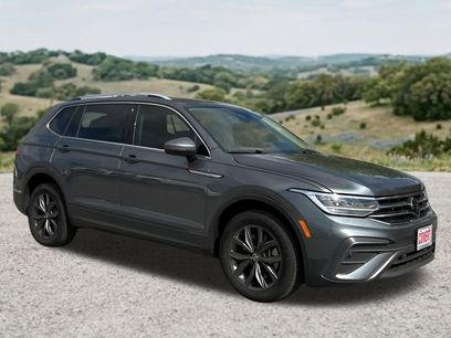 Used 2024 Volkswagen Tiguan SE