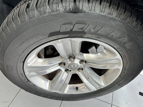 Used 2017 RAM 1500 Classic SLT w/ SLT Plus D←cor Group image 17