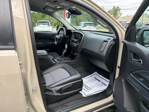 Used 2022 Chevrolet Colorado Z71 w/ Safety Package AWD/4WD image 10