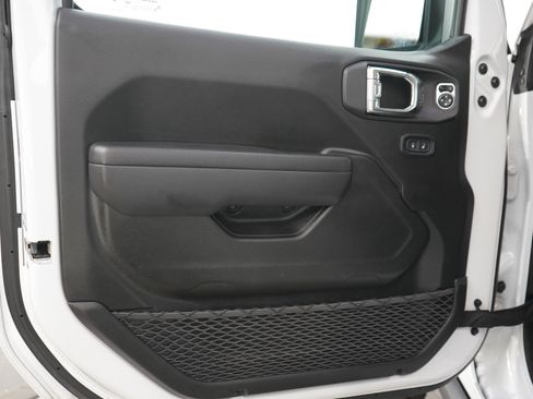 Used 2025 Jeep Wrangler Unlimited Sport AWD/4WD image 19