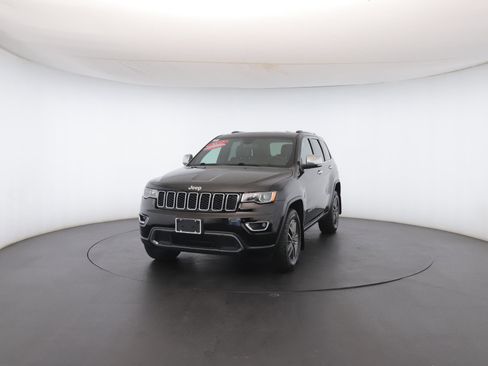 Used 2022 Jeep Grand Cherokee Limited image 39