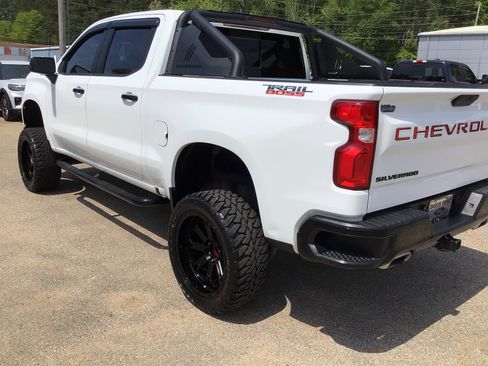 Used 2021 Chevrolet Silverado 1500 LT Trail Boss w/ Convenience Package II image 11