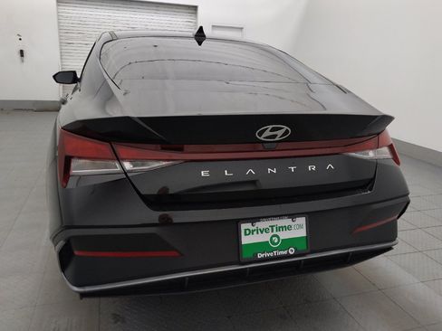 Used 2025 Hyundai Elantra SE w/ Cargo Package FWD image 6