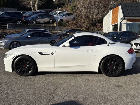Used 2015 BMW Z4 sDrive28i image 2