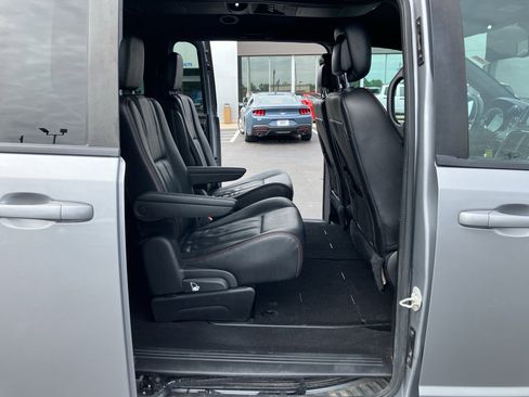 Used 2019 Dodge Grand Caravan GT w/ Safety Sphere Group FWD image 33