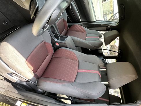 Used 2025 Toyota Corolla Cross AWD Hybrid image 13
