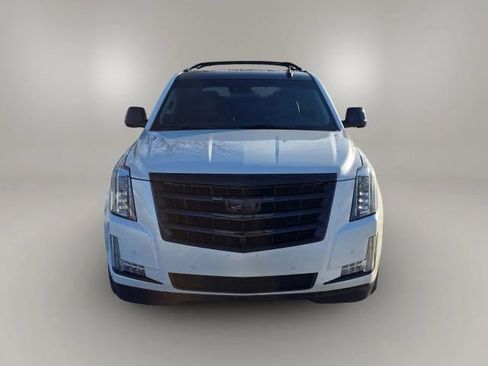 Used 2016 Cadillac Escalade Luxury image 2