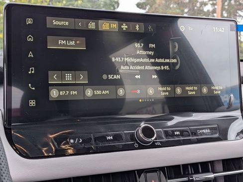 New 2025 Mitsubishi Outlander SE image 23