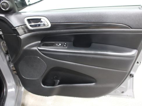 Used 2022 Jeep Grand Cherokee Laredo X AWD/4WD image 28