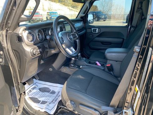 Used 2021 Jeep Wrangler Unlimited Sahara w/ Uconnect 4C Nav & Sound Group image 11