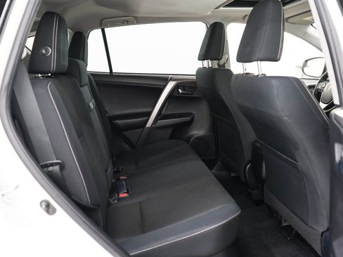 Used 2018 Toyota RAV4 XLE AWD/4WD image 12