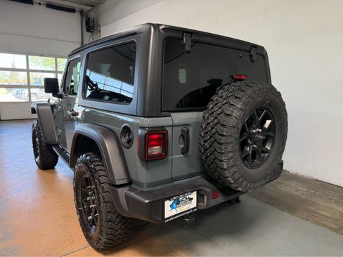 Used 2026 Jeep Wrangler Sport AWD/4WD image 3