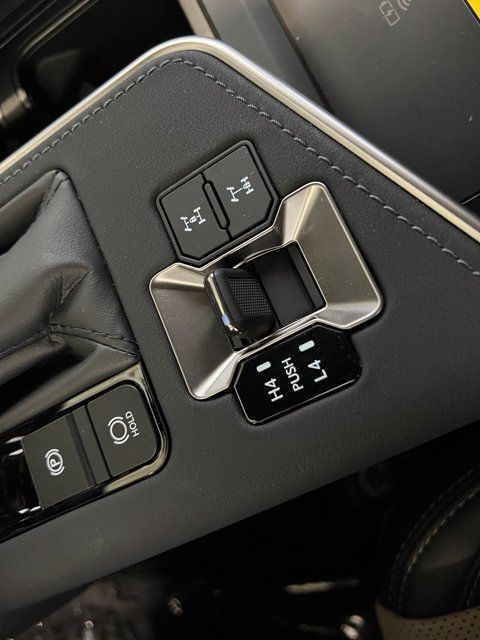 Used 2025 Lexus GX 550 AWD/4WD image 24