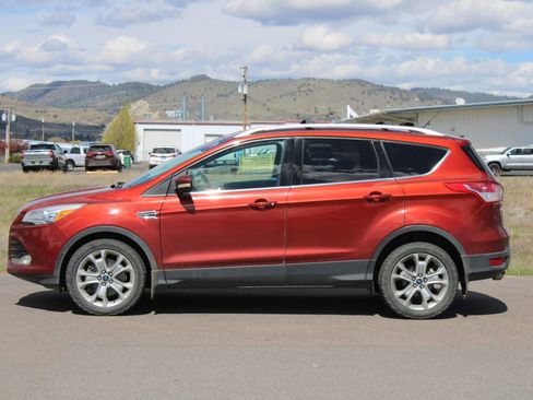 Used 2014 Ford Escape Titanium w/ Equipment Group 401A AWD/4WD image 3