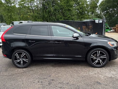 Used 2017 Volvo XC60 T6 R-Design w/ Climate Package AWD/4WD image 7