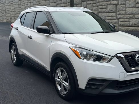 Used 2019 Nissan Kicks S FWD image 37