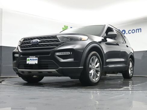 Used 2020 Ford Explorer XLT w/ Equipment Group 202A AWD/4WD image 6