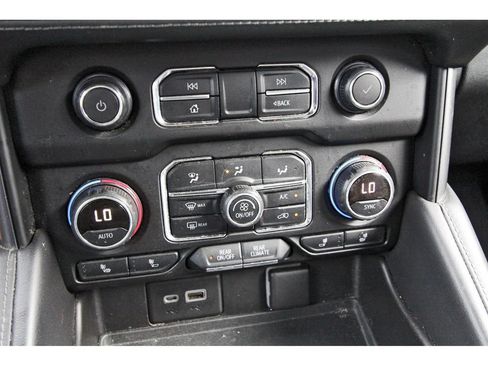 Used 2021 Chevrolet Tahoe Z71 w/ Z71 Signature Package AWD/4WD image 28