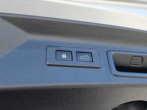 Certified 2025 Subaru Forester Limited image 33