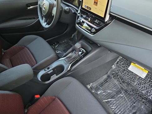 Used 2026 Toyota Corolla SE w/ SE Package FWD image 15