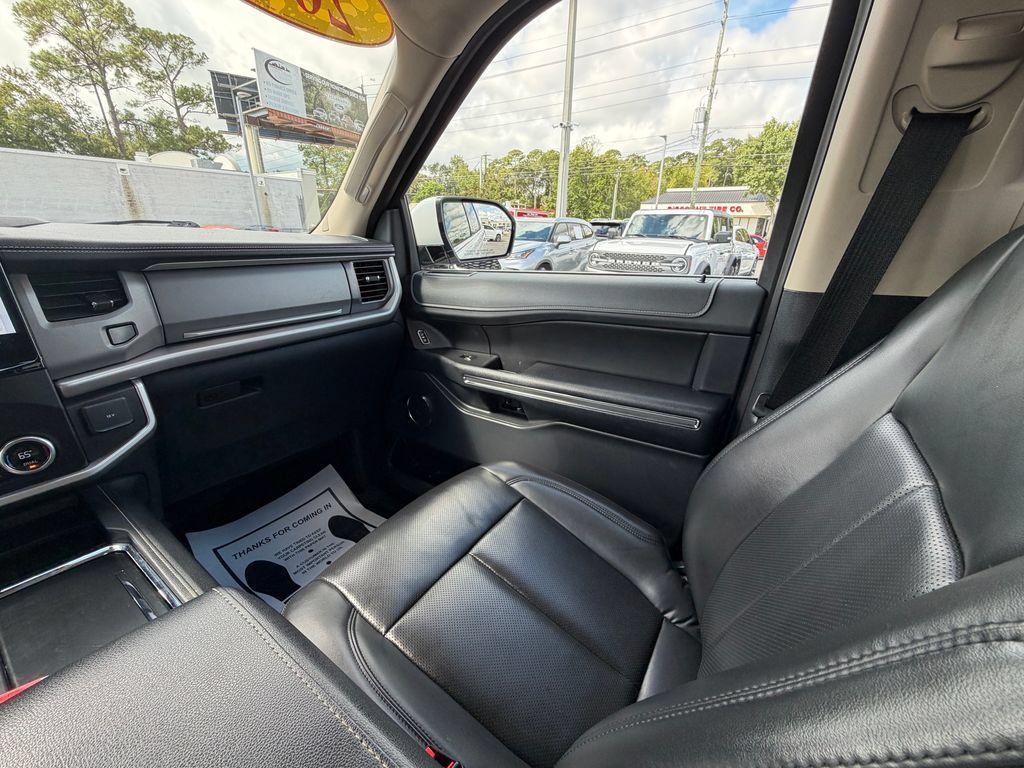 Used 2022 Ford Expedition XLT RWD image 17
