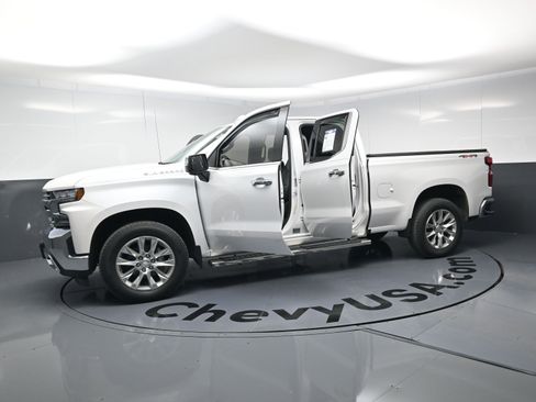 Used 2019 Chevrolet Silverado 1500 LTZ w/ LTZ Convenience Package image 12