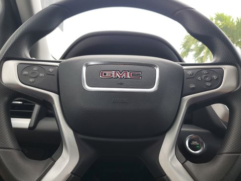 Used 2023 GMC Terrain SLE w/ Driver Convenience Package image 23