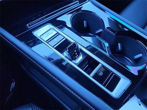 New 2026 Volkswagen Atlas Cross Sport SE image 23