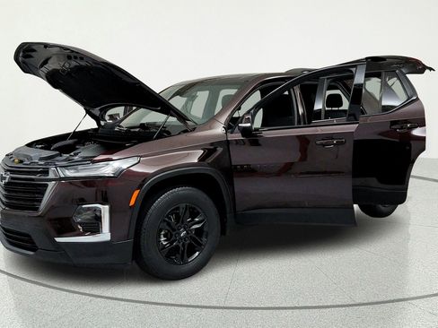Certified 2023 Chevrolet Traverse LT w/ Midnight/Sport Edition FWD image 9