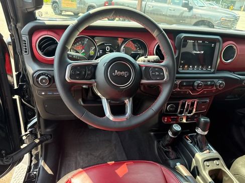Used 2023 Jeep Wrangler Unlimited Rubicon 4xe AWD/4WD image 17