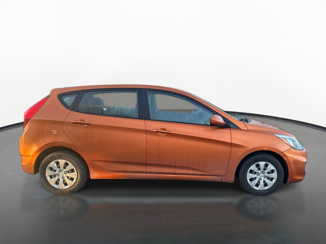 Used 2015 Hyundai Accent GS FWD image 2