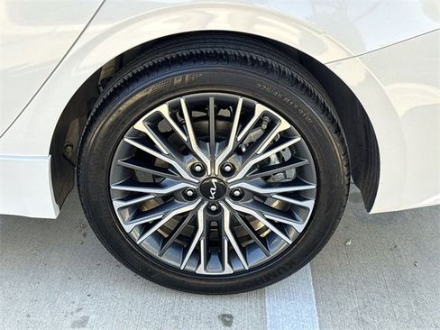 Used 2024 Kia Forte GT-Line image 11