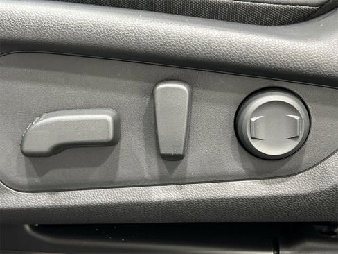 Certified 2025 Subaru Crosstrek 2.5i Limited w/ Crosstrek Mirror Package image 12