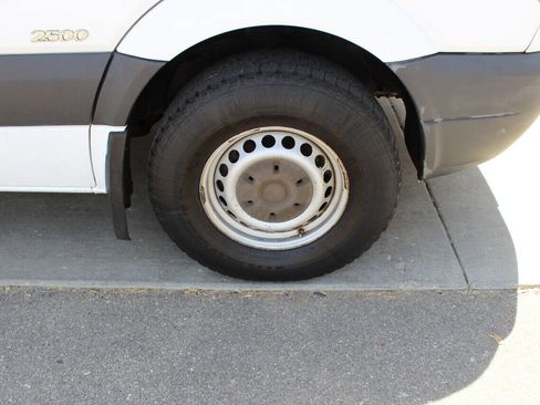 Used 2012 Mercedes-Benz Sprinter 2500 image 26