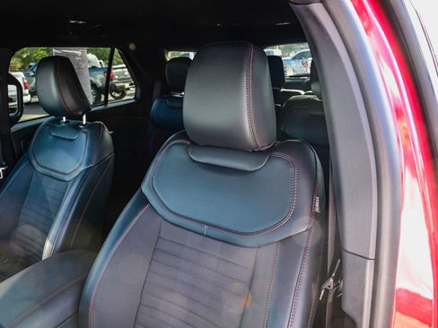 Used 2025 Ford Explorer ST-Line w/ Premium Package image 22