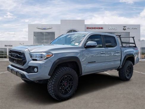 Used 2020 Toyota Tacoma TRD Off-Road AWD/4WD image 5