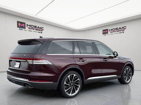 Used 2021 Lincoln Aviator Reserve w/ Equipment Group 202A image 3