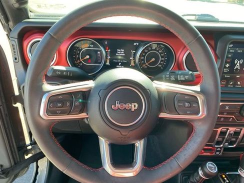 Used 2023 Jeep Wrangler Unlimited Rubicon image 14