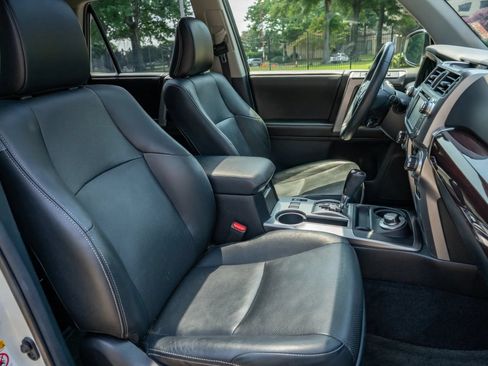 Used 2015 Toyota 4Runner Limited AWD/4WD image 18