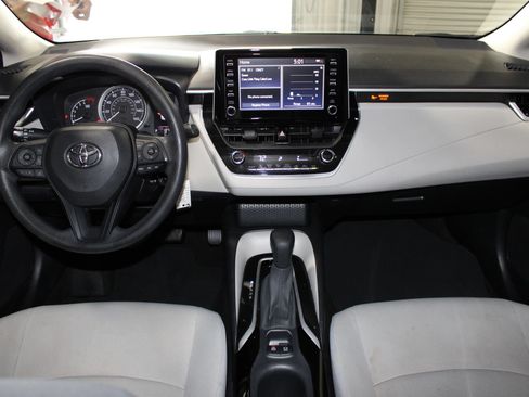 Used 2020 Toyota Corolla LE FWD image 12