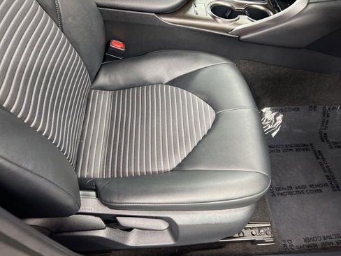 Used 2023 Toyota Camry SE image 20