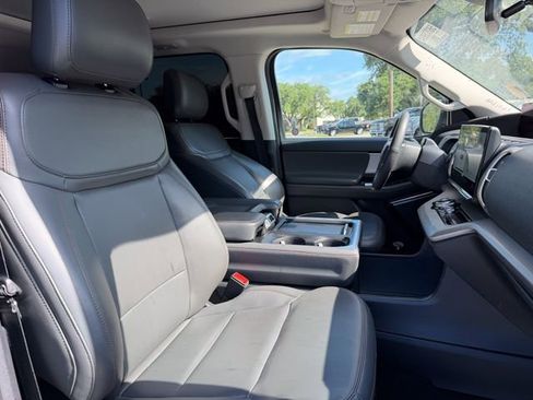 Used 2025 Ford Expedition Max Active AWD/4WD image 18