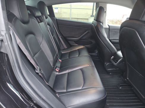 Used 2018 Tesla Model 3 Long Range image 33