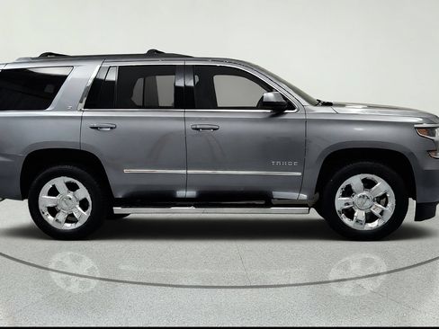 Used 2018 Chevrolet Tahoe LT w/ LT Signature Package AWD/4WD image 6