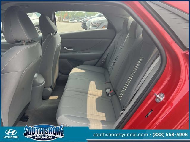 Certified 2022 Hyundai Elantra SEL w/ Convenience Package FWD image 13