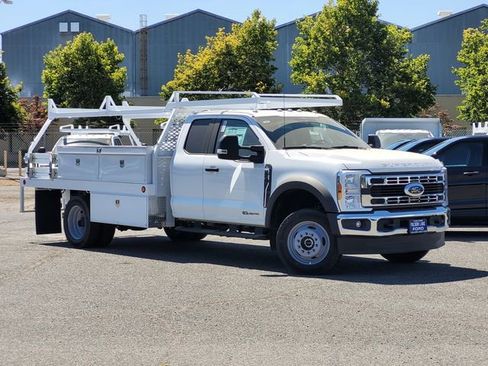 New 2025 Ford F550 4x4 SuperCab Super Duty image 1