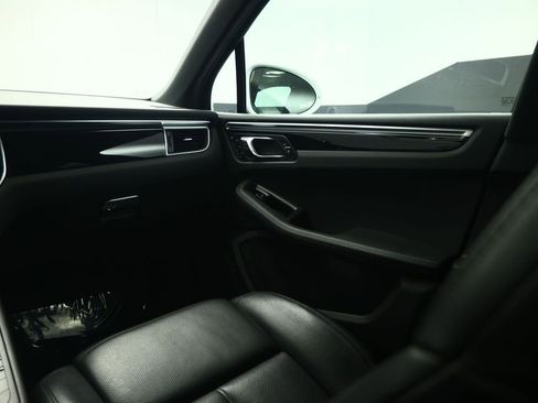 Used 2017 Porsche Macan S AWD/4WD image 44