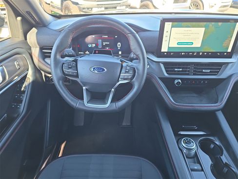 Certified 2025 Ford Explorer ST-Line w/ ST-Line Street Pack image 9